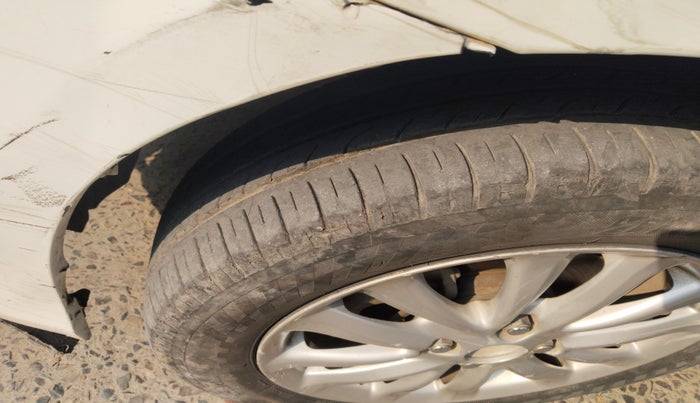 2011 Toyota Etios Liva VX, Petrol, Manual, 56,202 km, tyre