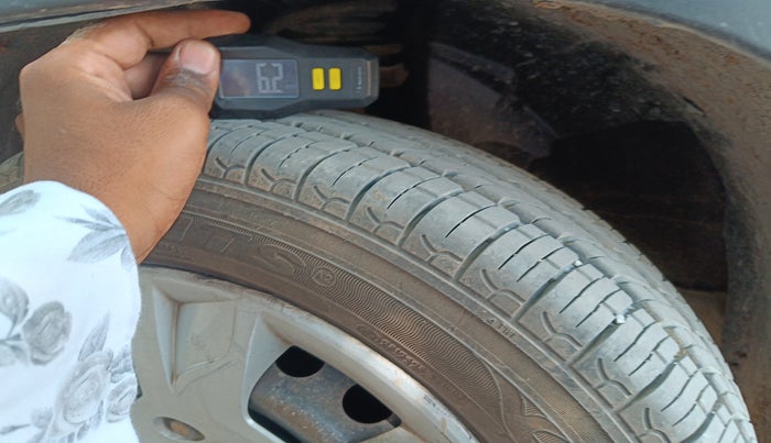 2020 Renault Kwid RXT 0.8, Petrol, Manual, 1,13,535 km, tyre