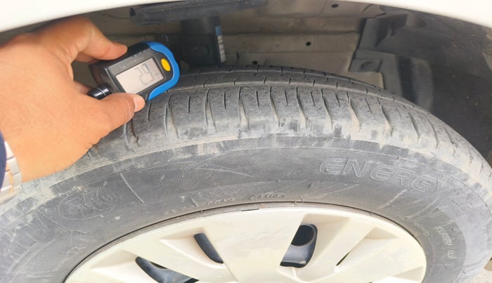 2012 Maruti Swift VDI, Diesel, Manual, 1,14,222 km, tyre