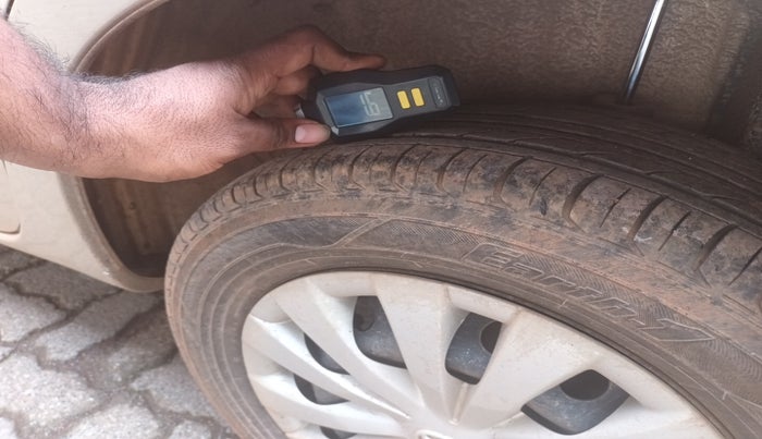 2011 Toyota Etios GD, Diesel, Manual, 2,18,663 km, tyre