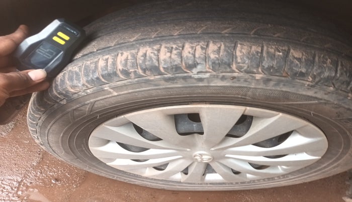 2011 Toyota Etios GD, Diesel, Manual, 2,18,663 km, tyre