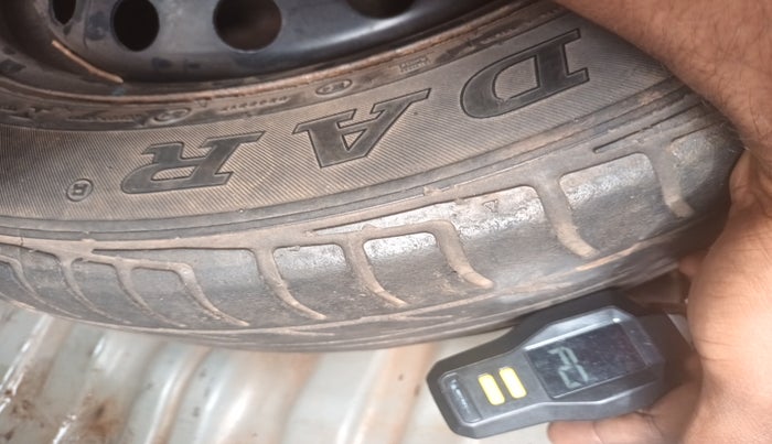 2011 Toyota Etios GD, Diesel, Manual, 2,18,663 km, tyre