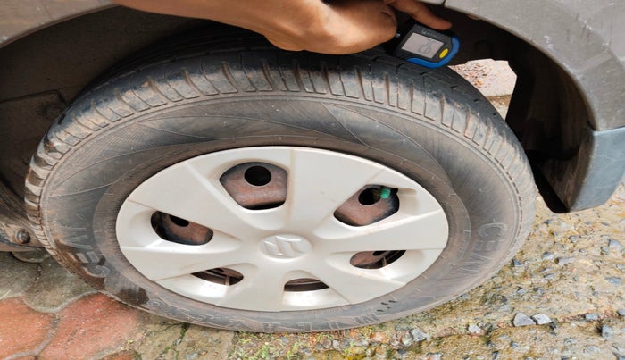 2014 Maruti Ritz VXI, Petrol, Manual, 1,85,563 km, tyre