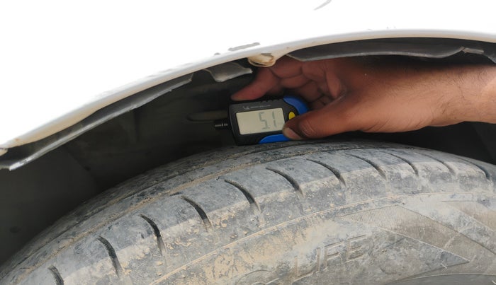 2011 Nissan Micra XV DIESEL, Diesel, Manual, 1,00,487 km, tyre