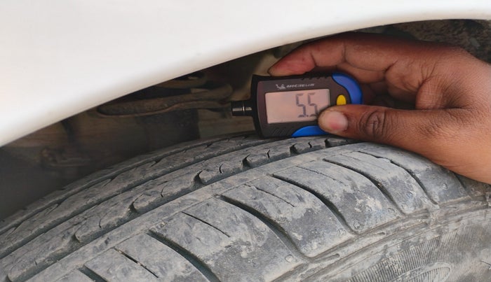 2011 Nissan Micra XV DIESEL, Diesel, Manual, 1,00,487 km, tyre