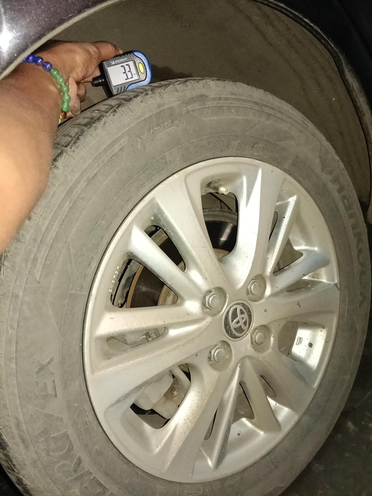 2018 Toyota YARIS V CVT, Petrol, Automatic, 61,810 km, tyre