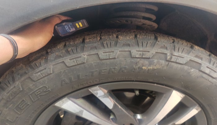 2022 Mahindra XUV700 AX 5 D MT 7 STR, Diesel, Manual, 11,60,000 km, tyre