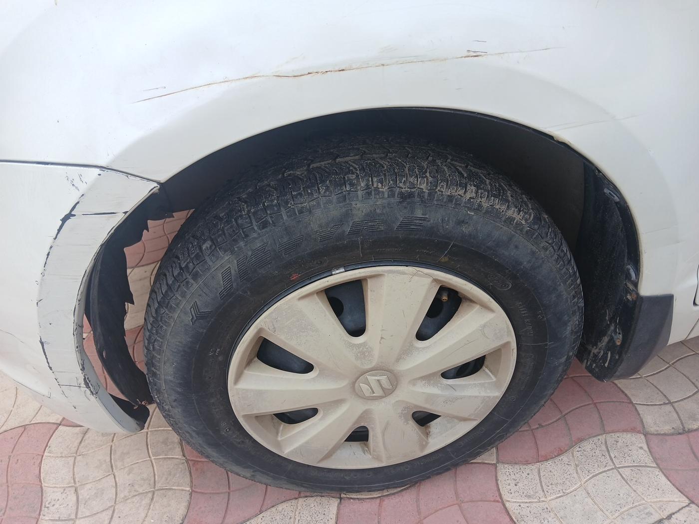 2011 Maruti Swift VXI, Petrol, Manual, 1,50,944 km, tyre