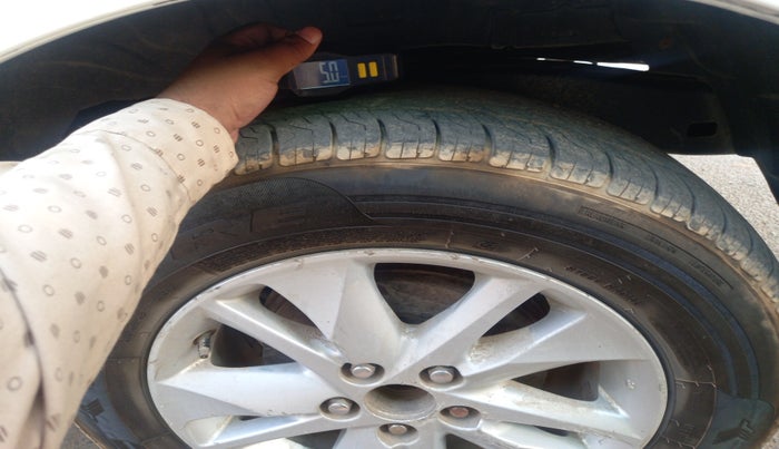 2018 Toyota Innova Crysta 2.4 G 7 STR, Diesel, Manual, 2,04,477 km, tyre