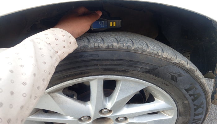 2018 Toyota Innova Crysta 2.4 G 7 STR, Diesel, Manual, 2,04,477 km, tyre