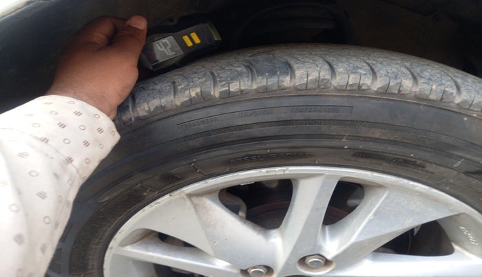 2018 Toyota Innova Crysta 2.4 G 7 STR, Diesel, Manual, 2,04,477 km, tyre