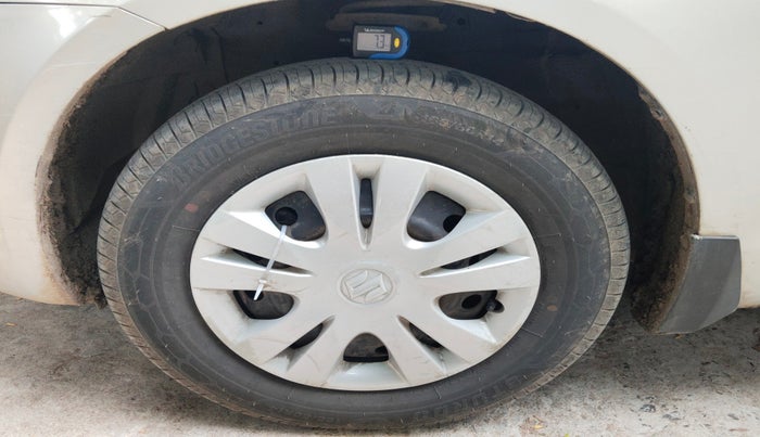 2014 Maruti Swift VXI, Petrol, Manual, 1,19,031 km, tyre