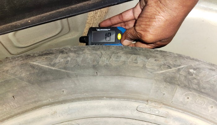 2014 Maruti Swift VXI, Petrol, Manual, 1,19,031 km, tyre