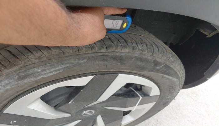 2021 Nissan MAGNITE XL, Petrol, Manual, 25,199 km, tyre