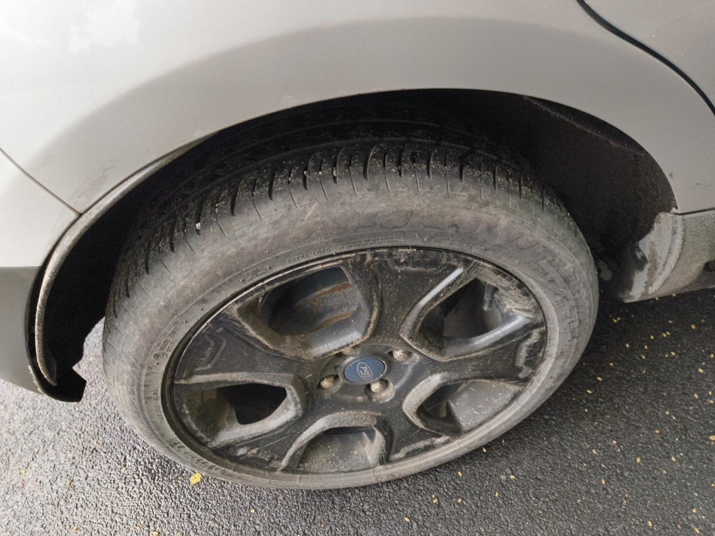 2019 Ford Ecosport TITANIUM 1.5L DIESEL, Diesel, Manual, 1,57,783 km, tyre