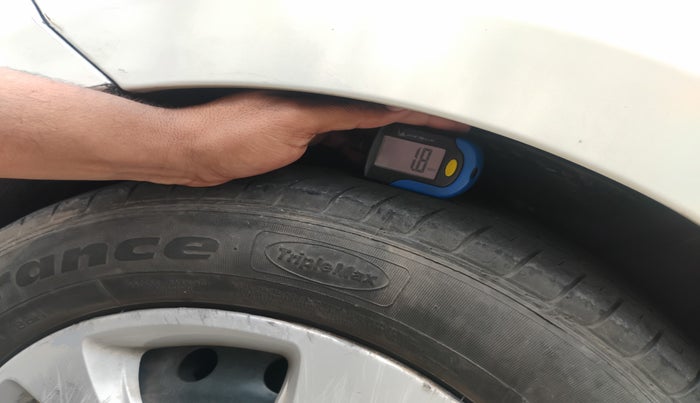 2011 Hyundai Verna FLUIDIC 1.6 VTVT EX, Petrol, Manual, 2,95,900 km, tyre