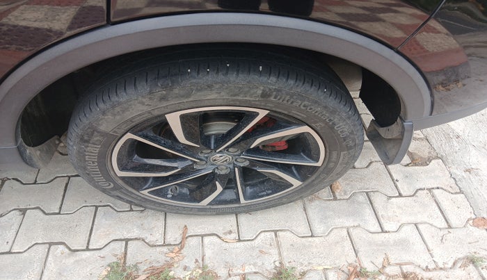 2022 MG ASTOR SAVVY 1.3 TURBO AT S RED, Petrol, Automatic, 33,369 km, tyre