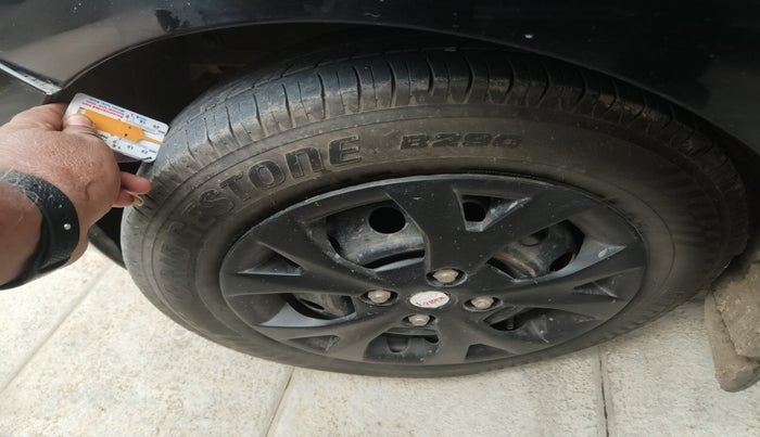 2012 Hyundai i10 MAGNA 1.2, Petrol, Manual, 69,856 km, tyre