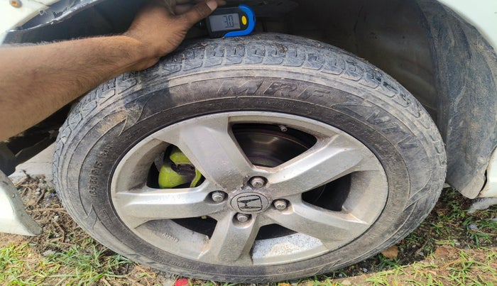 2011 Honda City 1.5L I-VTEC V MT, Petrol, Manual, 1,19,409 km, tyre