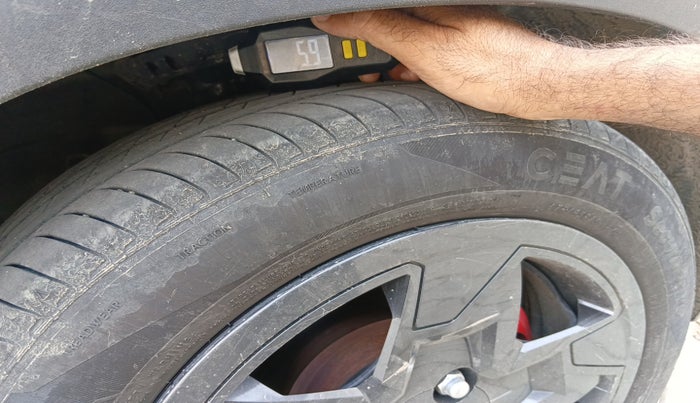 2024 Hyundai EXTER SX 1.2 MT Knight Edition Hy-CNG Duo, Petrol, Manual, 13,887 km, tyre