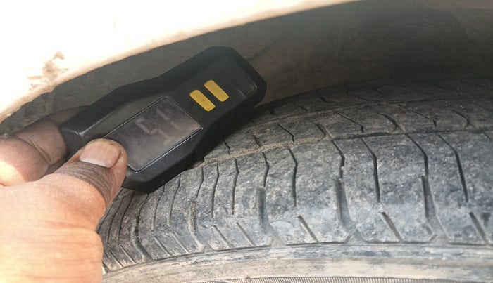 2013 Hyundai Santro Xing GL PLUS, Petrol, Manual, 1,07,542 km, tyre