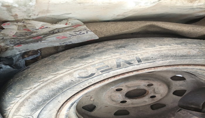 2013 Hyundai Santro Xing GL PLUS, Petrol, Manual, 1,07,542 km, tyre