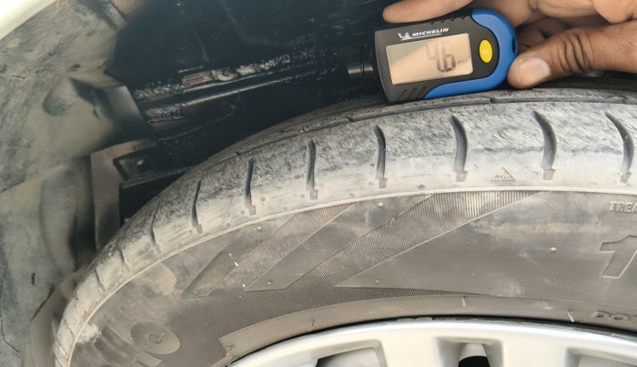 2015 Maruti Swift Dzire LDI, Diesel, Manual, 58,395 km, tyre