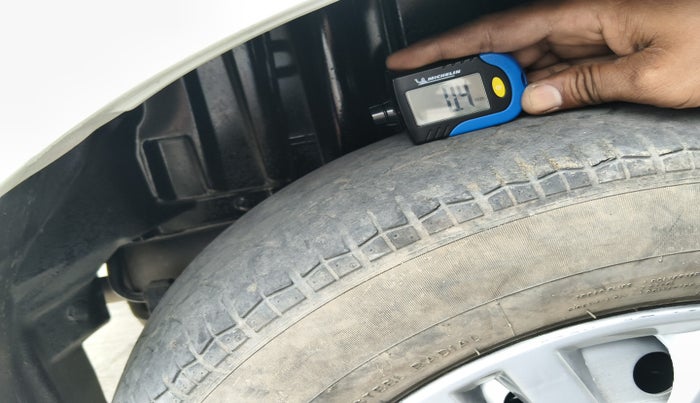 2015 Maruti Swift Dzire LDI, Diesel, Manual, 58,395 km, tyre