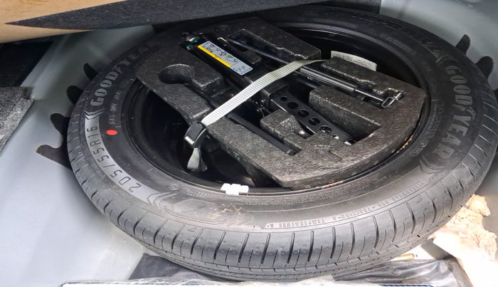 2022 Volkswagen VIRTUS GT PLUS TSI 1.5 EVO DSG, Petrol, Automatic, 69,369 km, tyre