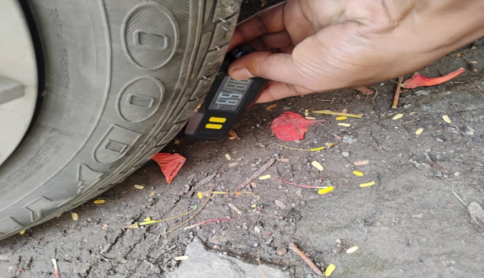 2014 Maruti Alto 800 LXI CNG, Petrol, Manual, 43,007 km, tyre