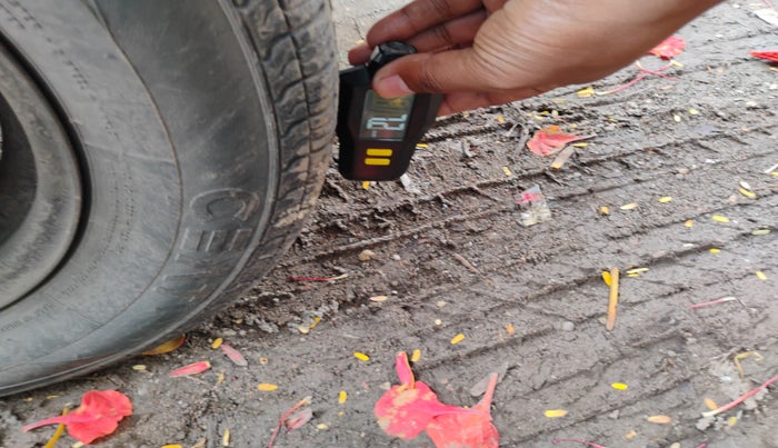 2014 Maruti Alto 800 LXI CNG, Petrol, Manual, 43,007 km, tyre