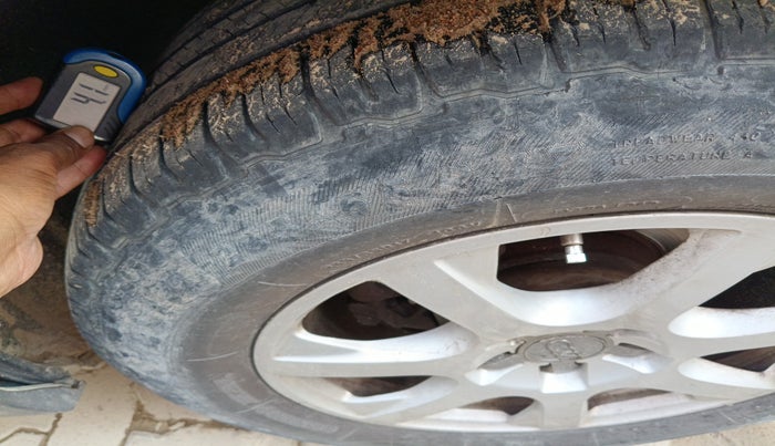 2012 Audi Q5 2.0 TDI QUATTRO, Diesel, Automatic, 1,31,900 km, tyre