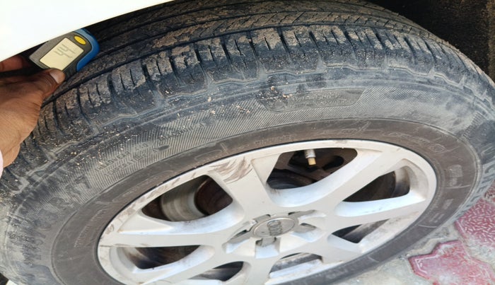 2012 Audi Q5 2.0 TDI QUATTRO, Diesel, Automatic, 1,31,900 km, tyre