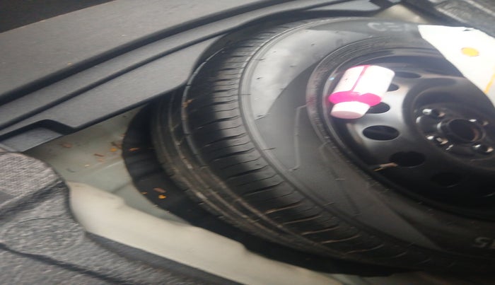 2018 Toyota YARIS V MT, Petrol, Manual, 56,871 km, tyre