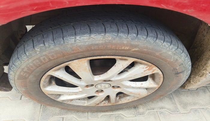 2013 Maruti Swift ZDI, Diesel, Manual, 1,11,712 km, tyre