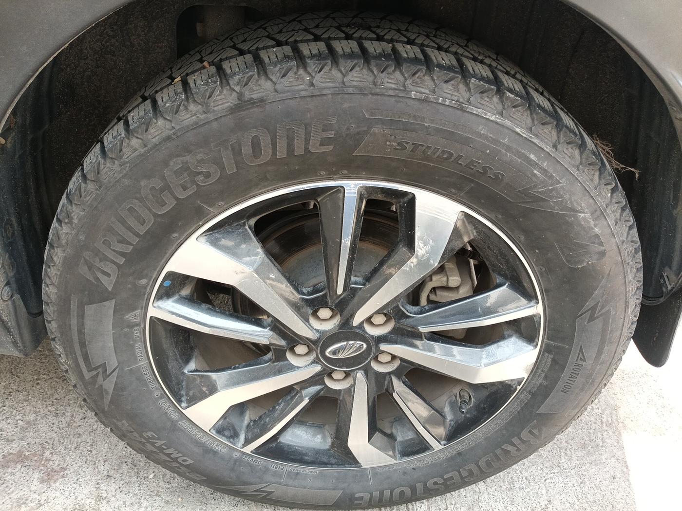 2020 Mahindra XUV300 W8 (O) 1.5 DIESEL AMT, Diesel, Automatic, 30,349 km, tyre