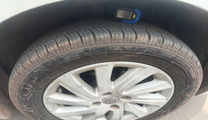 2015 Maruti Swift Dzire ZDI, Diesel, Manual, 2,00,315 km, tyre