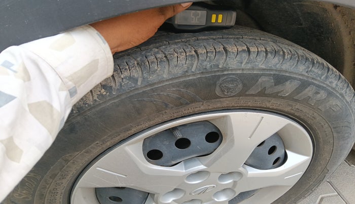 2022 Mahindra XUV300 W6 1.2 PETROL, Petrol, Manual, 21,710 km, tyre