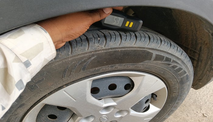 2022 Mahindra XUV300 W6 1.2 PETROL, Petrol, Manual, 21,710 km, tyre