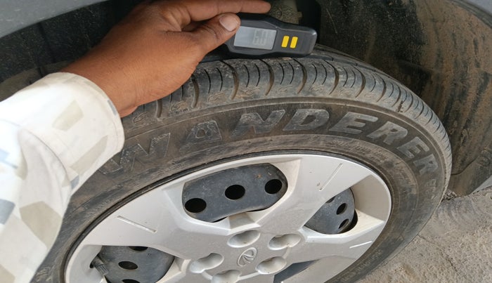 2022 Mahindra XUV300 W6 1.2 PETROL, Petrol, Manual, 21,710 km, tyre