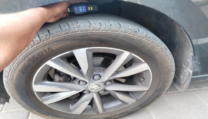 2023 Skoda SLAVIA STYLE 1.0L TSI AT, Petrol, Automatic, 19,443 km, tyre