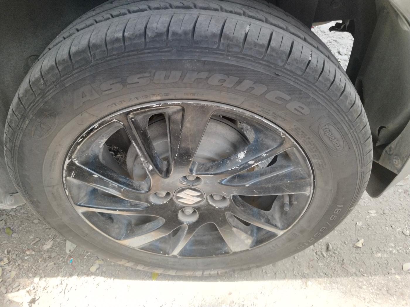 2013 Maruti Swift ZDI, Diesel, Manual, 1,06,538 km, tyre