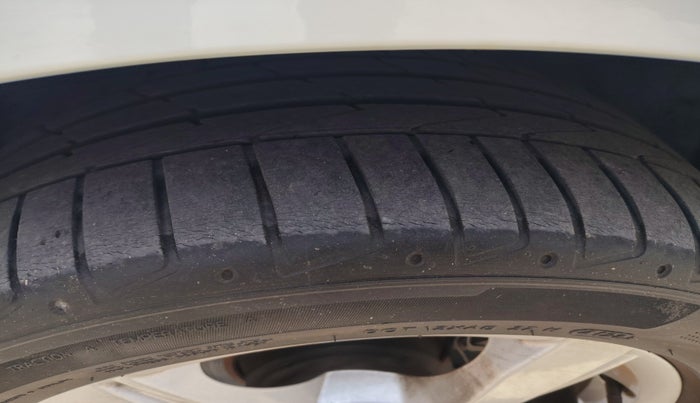 2021 Audi A4 40 TFSI TECHNOLOGY, Petrol, Automatic, 24,977 km, tyre