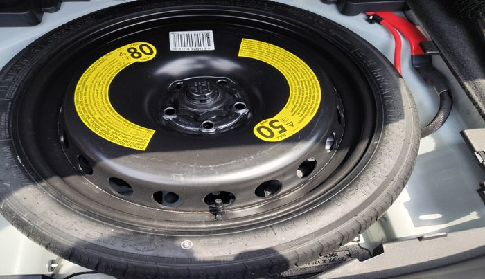 2021 Audi A4 40 TFSI TECHNOLOGY, Petrol, Automatic, 24,977 km, tyre