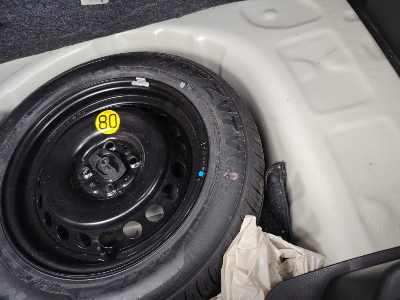 2020 Toyota Glanza G, Petrol, Manual, 47,885 km, tyre