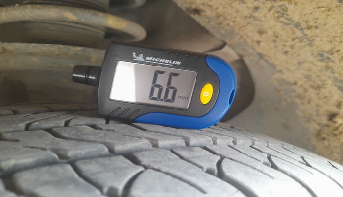 2018 Hyundai Creta SX AT 1.6 PETROL, Petrol, Automatic, 1,32,751 km, tyre