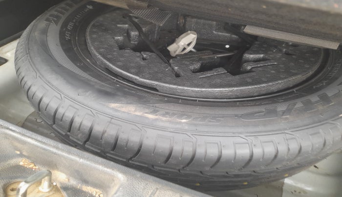 2018 Hyundai Creta SX AT 1.6 PETROL, Petrol, Automatic, 1,32,751 km, tyre