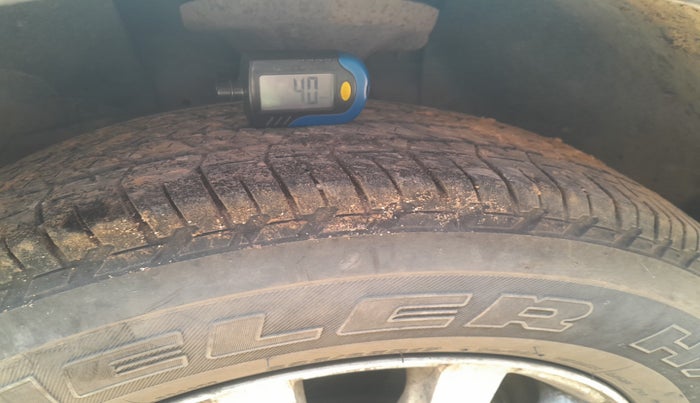 2016 Mahindra XUV500 W10 AT, Diesel, Automatic, 1,15,810 km, tyre