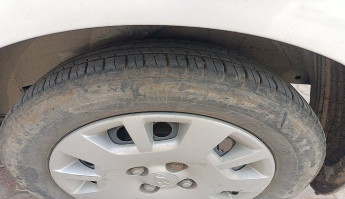 2012 Hyundai i20 MAGNA 1.2, Petrol, Manual, 1,11,548 km, tyre