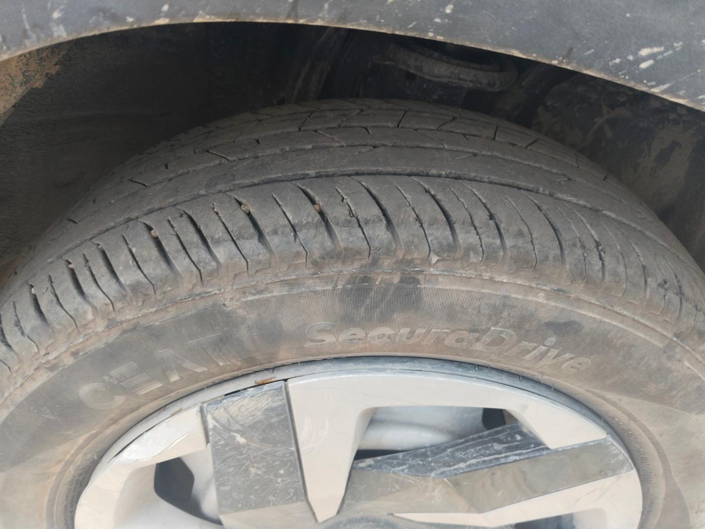 2023 Nissan MAGNITE XE, Petrol, Manual, 16,928 km, tyre